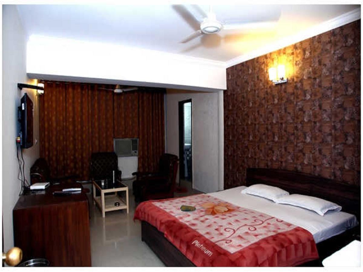 Hotel Haryana Chandigarh Exterior photo